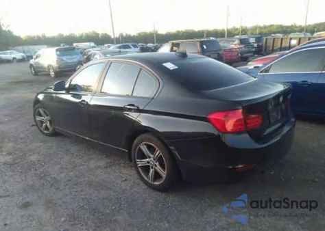2013 BMW 328I z USA, uszkodzony, nr VIN WBA3C1C57DK104090